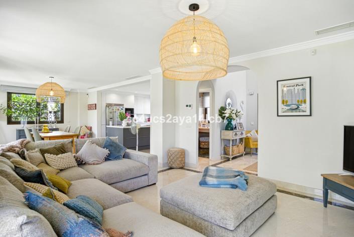 Image No.9-3 Bed Villa / Detached for sale