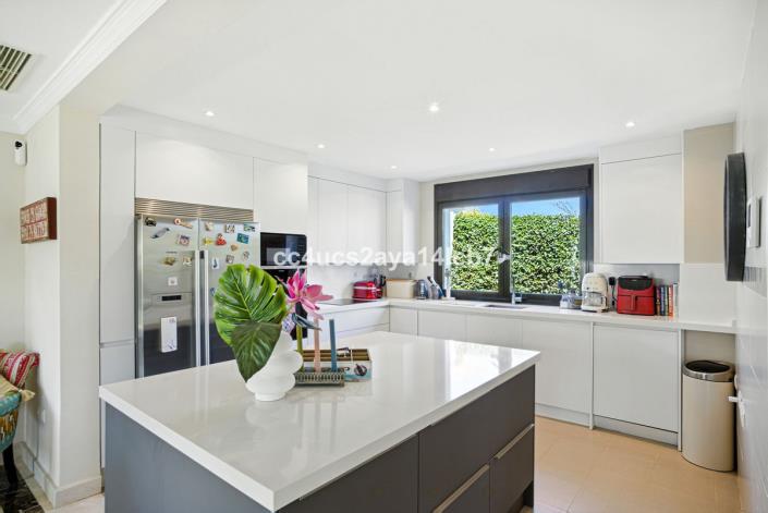 Image No.16-3 Bed Villa / Detached for sale