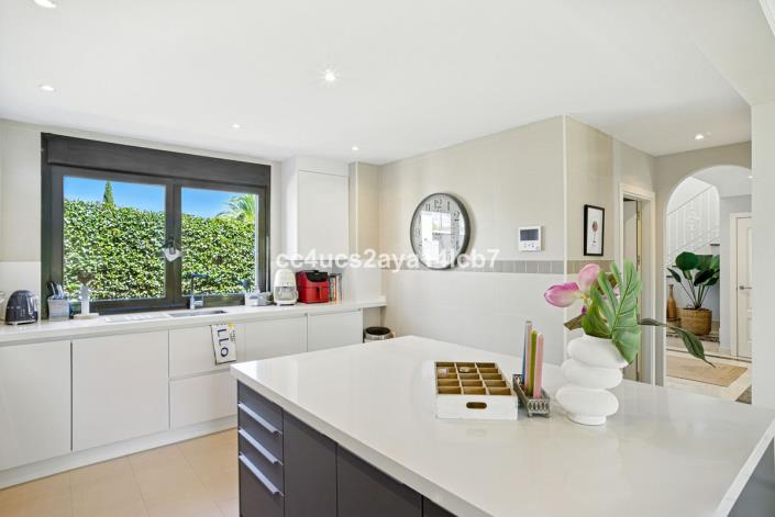 Image No.17-3 Bed Villa / Detached for sale