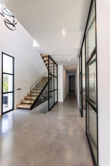 Image No.12-6 Bed Villa / Detached for sale