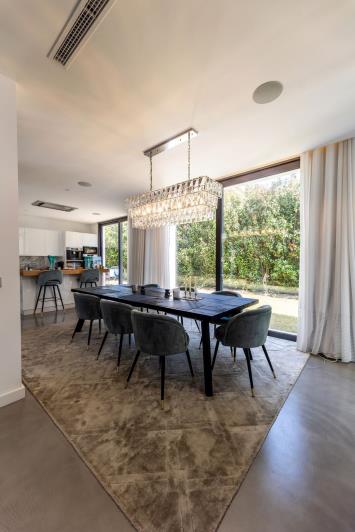 Image No.27-6 Bed Villa / Detached for sale