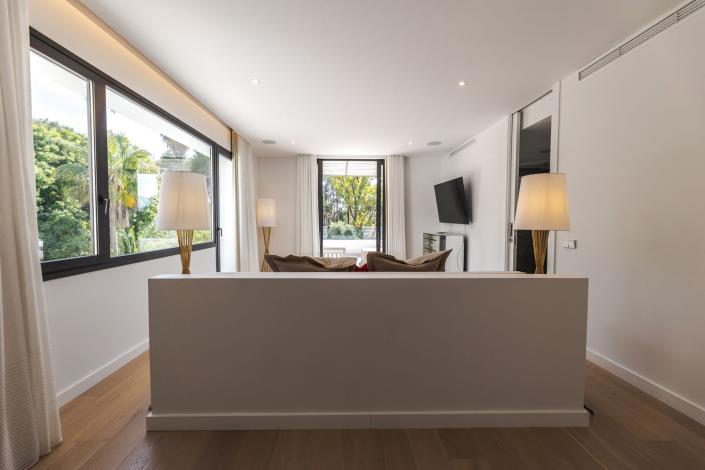 Image No.31-6 Bed Villa / Detached for sale