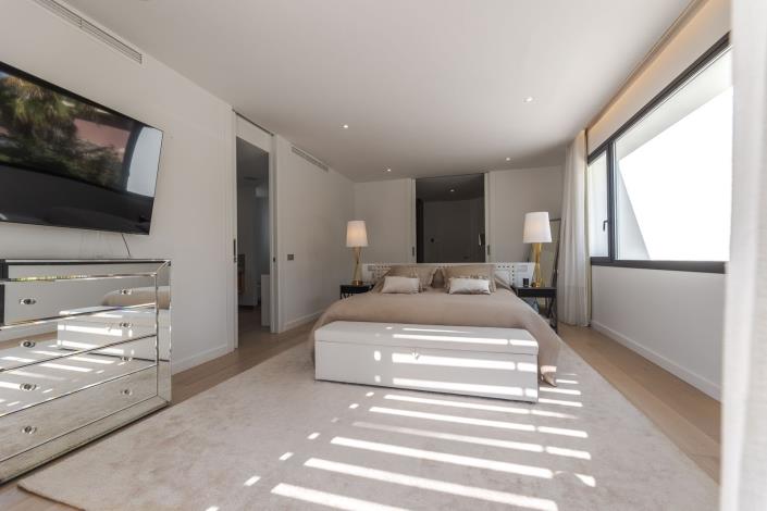 Image No.34-6 Bed Villa / Detached for sale