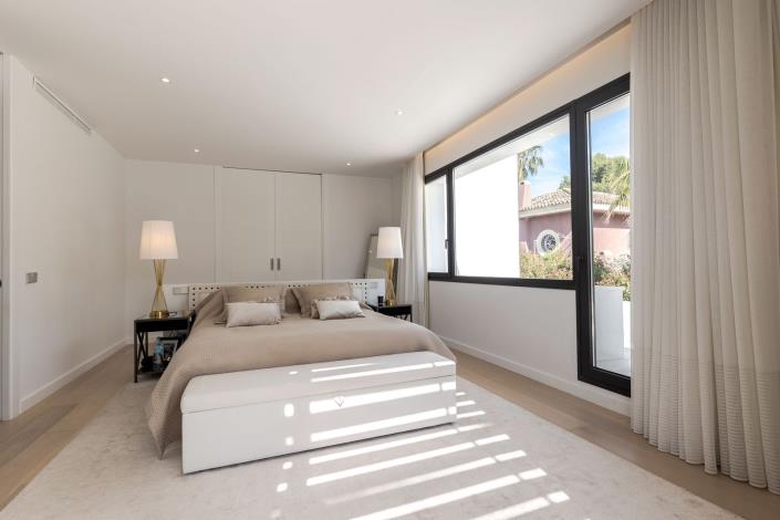 Image No.36-6 Bed Villa / Detached for sale