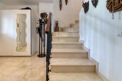 6-fa543ff60f4e104718a0562ed3ccbf30