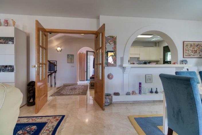 Image No.19-3 Bed Townhouse for sale