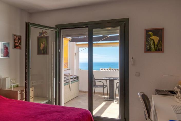 Image No.31-3 Bed Townhouse for sale