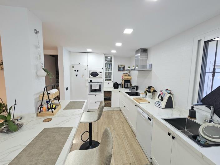 Image No.2-3 Bed Townhouse for sale