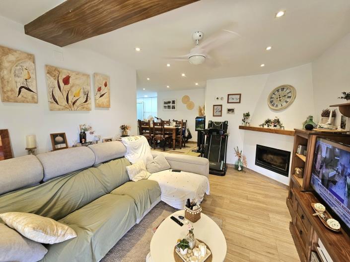 Image No.8-3 Bed Townhouse for sale