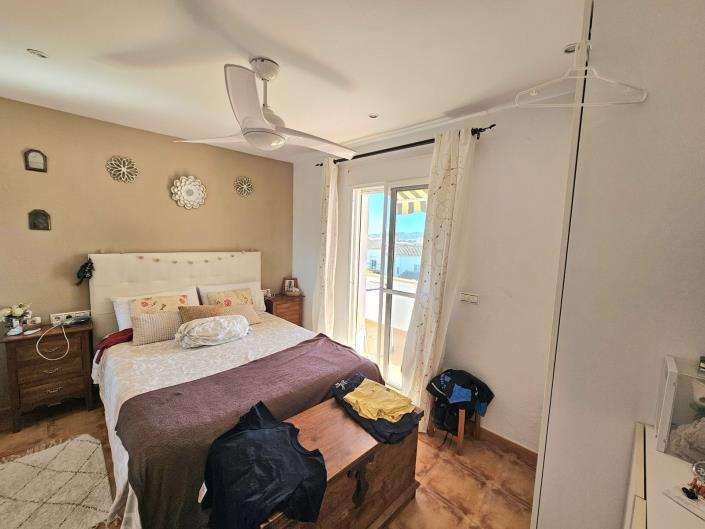 Image No.21-3 Bed Townhouse for sale