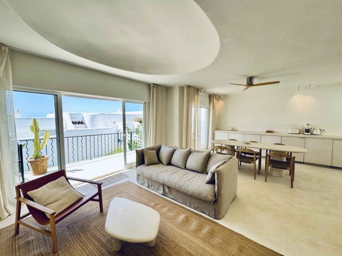 Image No.8-2 Bed Townhouse for sale