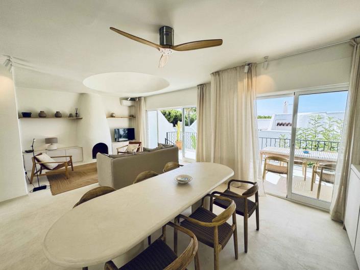 Image No.9-2 Bed Townhouse for sale