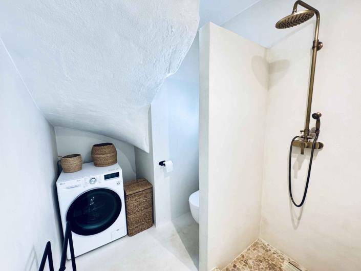 Image No.21-2 Bed Townhouse for sale