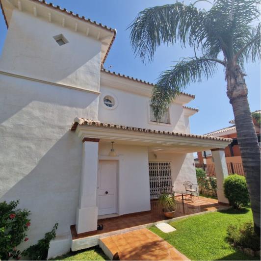 Image No.5-4 Bed Villa / Detached for sale