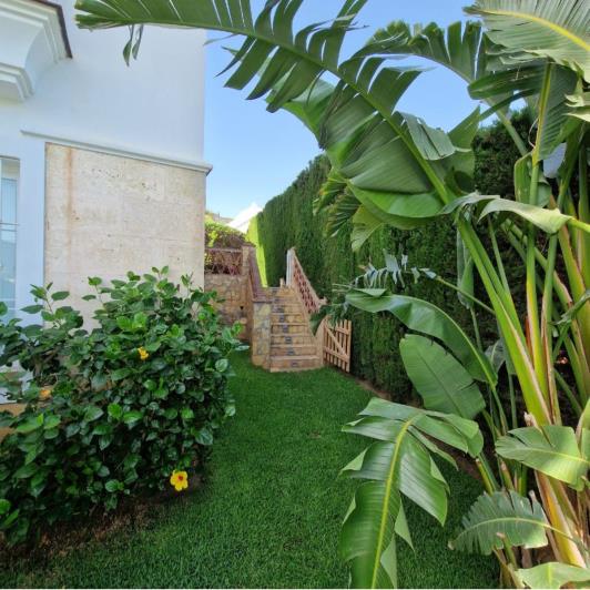 Image No.9-4 Bed Villa / Detached for sale