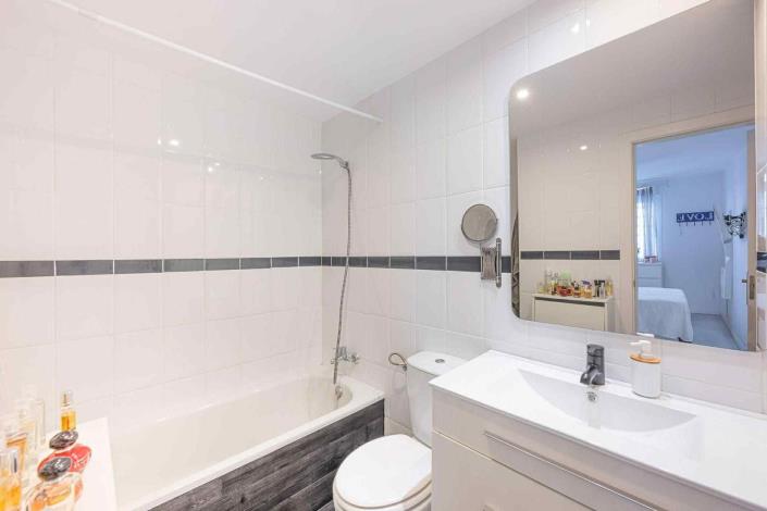 Image No.12-3 Bed Apartment for sale