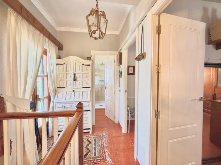 Image No.18-2 Bed Townhouse for sale