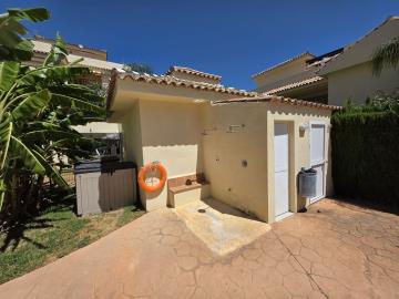 12-9d2414e6554ff283a7dbb3894364f2bd