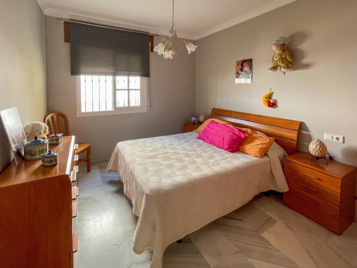 Image No.34-3 Bed Villa / Detached for sale