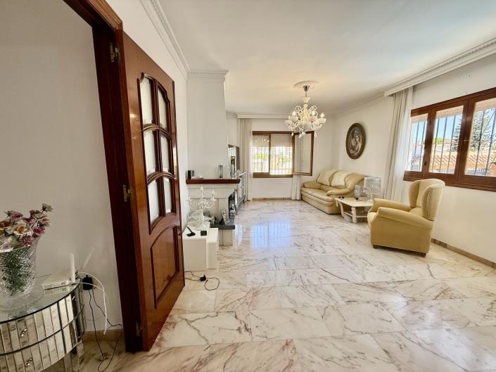 Image No.13-3 Bed Villa / Detached for sale