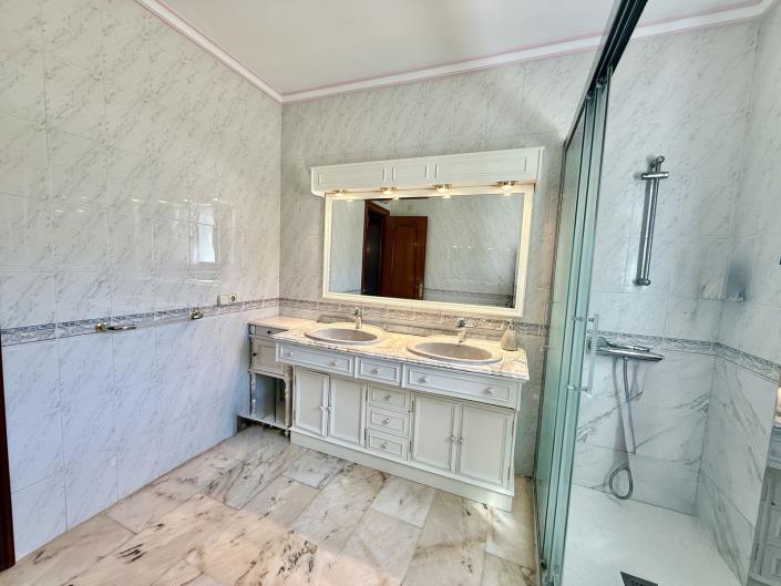 Image No.27-3 Bed Villa / Detached for sale