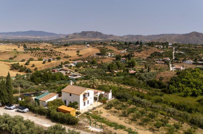 Image No.27-3 Bed Villa for sale