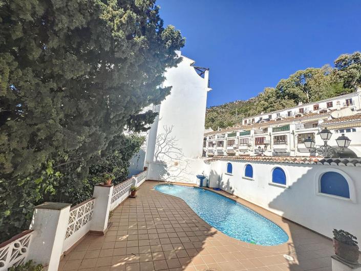 Image No.12-3 Bed Semi-Detached for sale