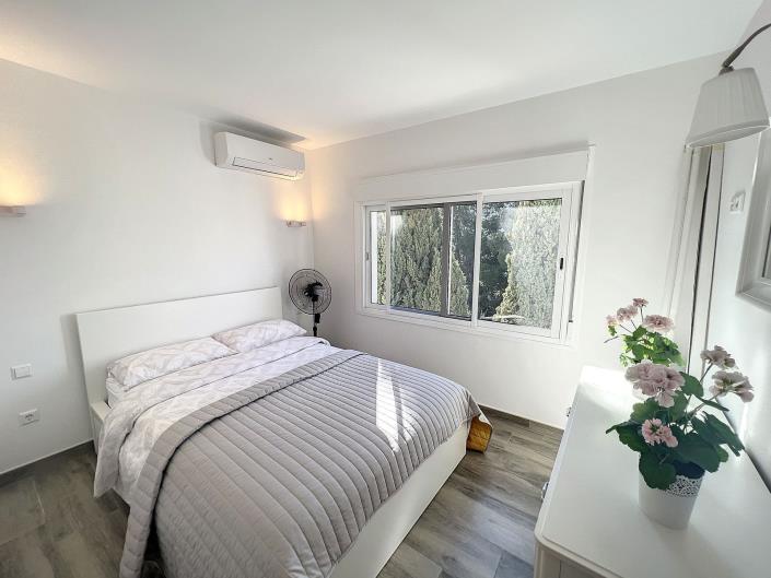 Image No.18-3 Bed Semi-Detached for sale