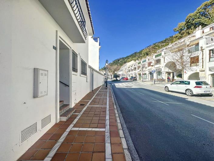 Image No.23-3 Bed Semi-Detached for sale