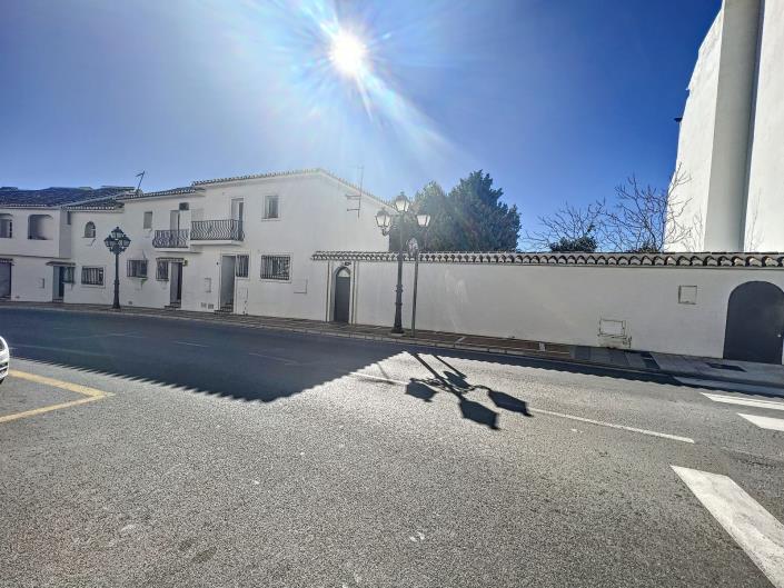 Image No.24-3 Bed Semi-Detached for sale