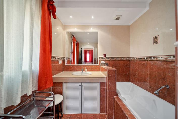 Image No.11-3 Bed Villa / Detached for sale