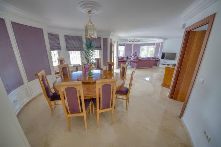 Image No.3-4 Bed Villa / Detached for sale