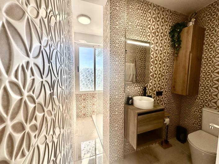 Image No.33-2 Bed Apartment for sale