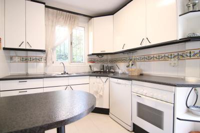 12-53013098fcab6c38b1379cd33298e050