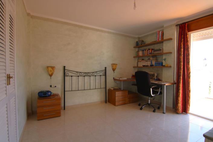 Image No.23-4 Bed Villa / Detached for sale