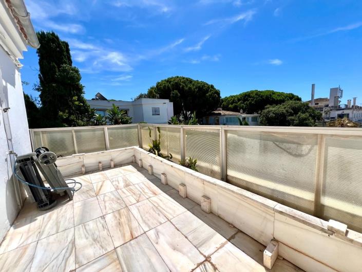 Image No.17-3 Bed Apartment for sale