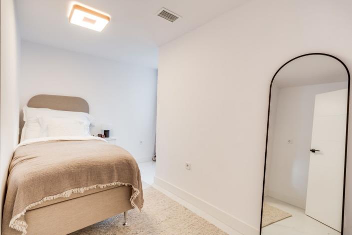 Image No.14-3 Bed Apartment for sale