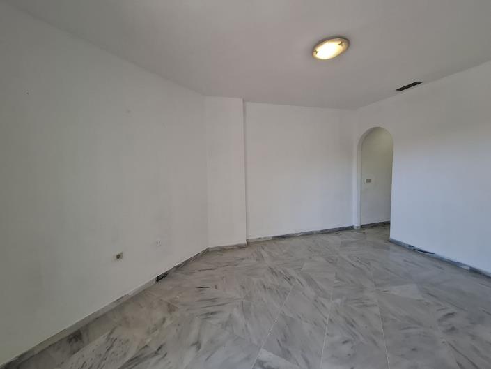 Image No.21-3 Bed Apartment for sale