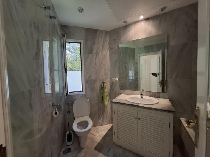 Image No.31-3 Bed Apartment for sale