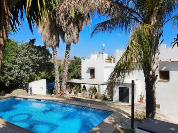 11-4d8aa6e612c0d8ce985b634e45aeea7a