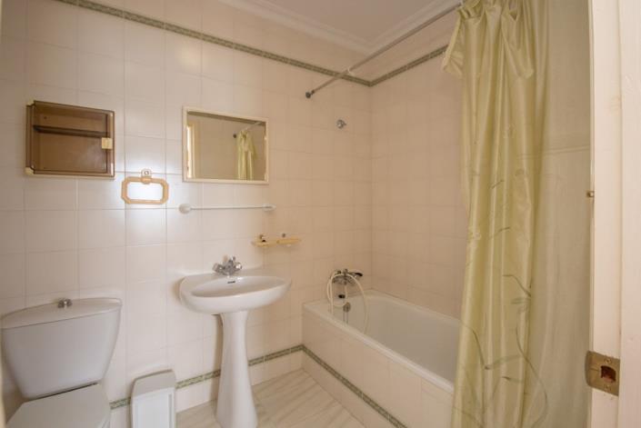 Image No.32-4 Bed Villa / Detached for sale