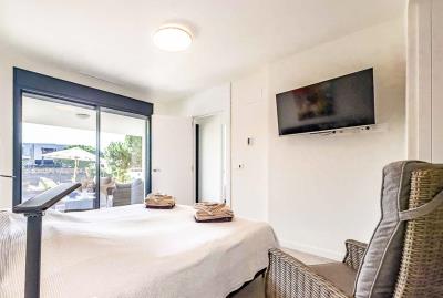 10-bb915d1cb19341576dcdc994b81ab9c5