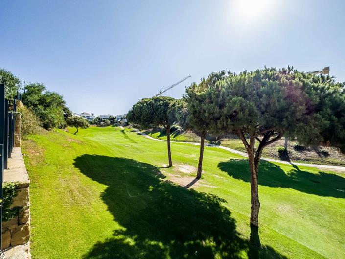 Image No.27-3 Bed Townhouse for sale