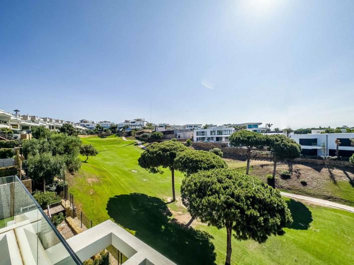 Image No.35-3 Bed Townhouse for sale