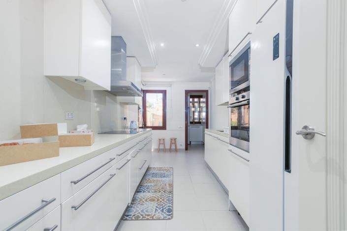 Image No.10-3 Bed Apartment for sale