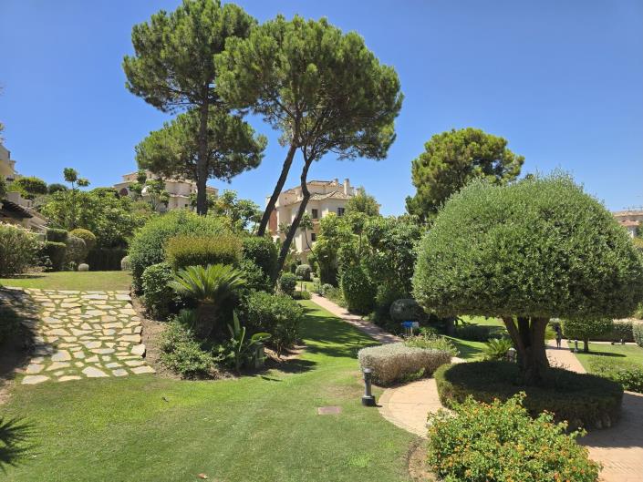 Image No.23-2 Bed Apartment for sale