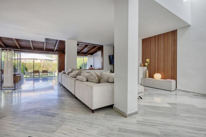 Image No.4-4 Bed Semi-Detached for sale