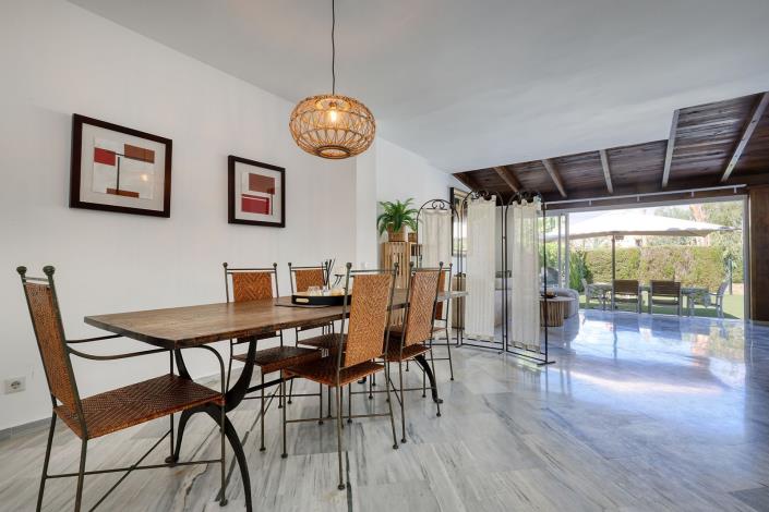 Image No.8-4 Bed Semi-Detached for sale