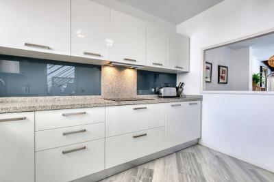 15-e65d437abef3cdae9b514eeeb695a8b9