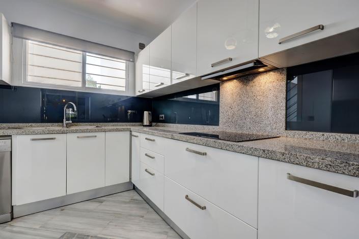 Image No.16-4 Bed Semi-Detached for sale